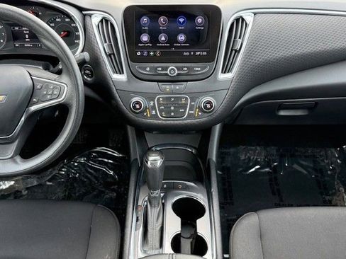 Used 2020 Chevrolet Malibu LT image 18