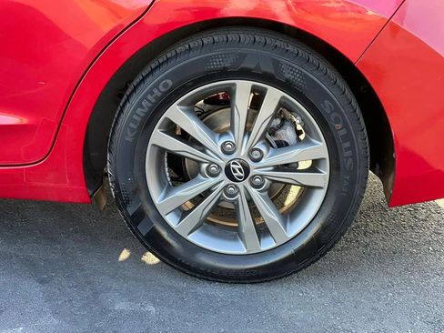 Used 2018 Hyundai Elantra SEL FWD image 40