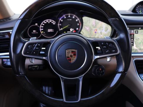 Used 2018 Porsche Panamera 4 image 39