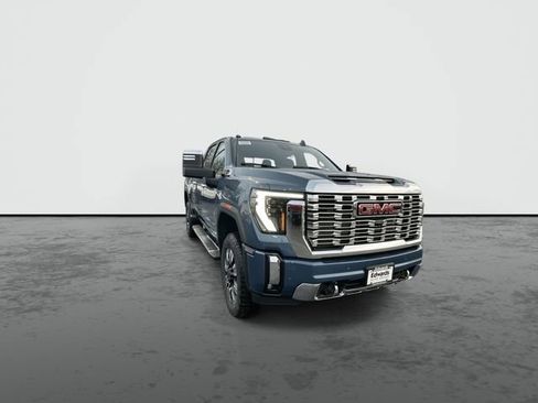 New 2026 GMC Sierra 2500 Denali w/ Denali Reserve Package image 2