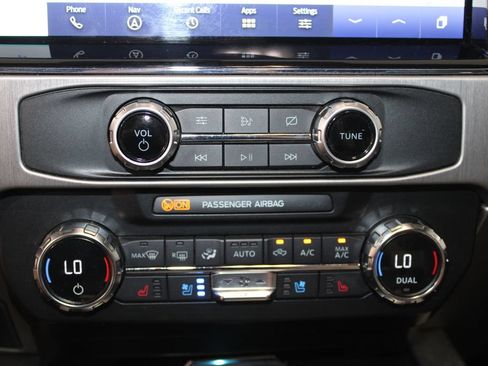 Used 2022 Ford F250 Platinum AWD/4WD image 46