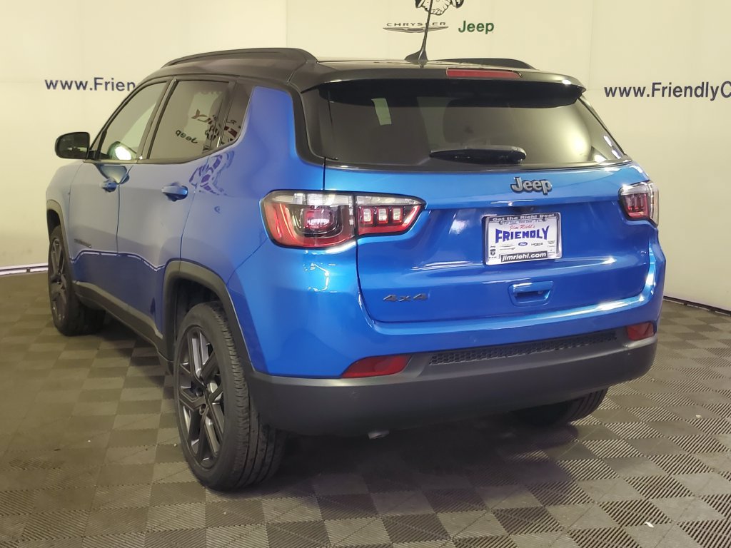 Used 2025 Jeep Compass Limited w/ Sun & Sound Group AWD/4WD image 4