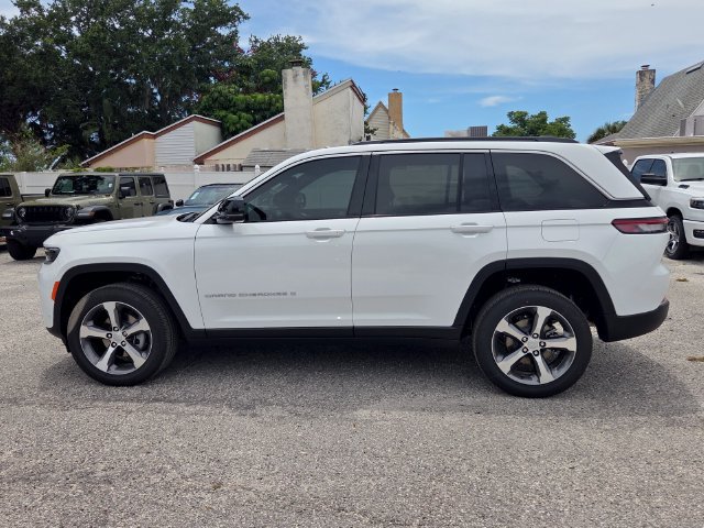 New 2026 Jeep Grand Cherokee Limited w/ Luxury Tech Group II RWD image 4