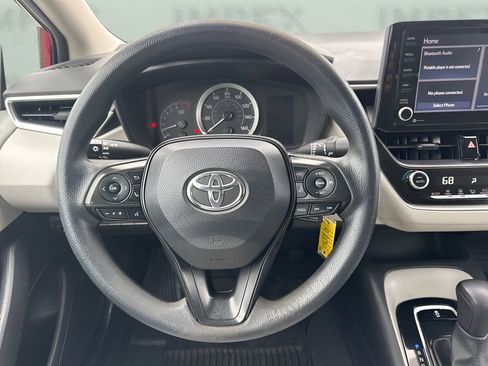 Used 2022 Toyota Corolla LE image 12