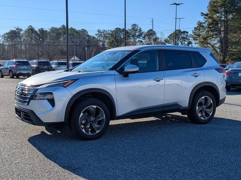 Certified 2024 Nissan Rogue SV image 8