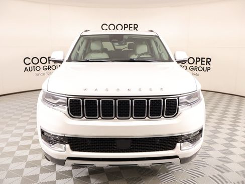 Used 2022 Jeep Wagoneer Series III AWD/4WD image 10