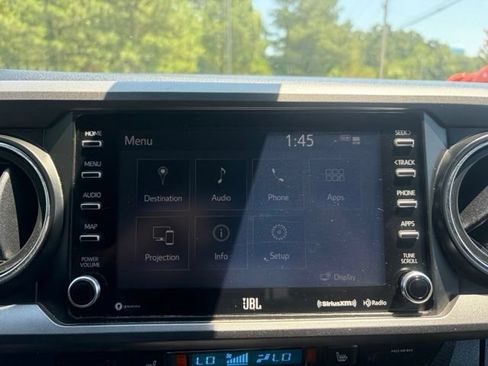 Used 2022 Toyota Tacoma TRD Sport w/ TRD Premium Sport Package AWD/4WD image 9