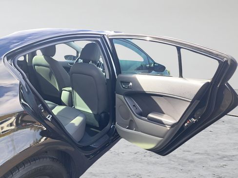 Used 2016 Kia Forte LX FWD image 15