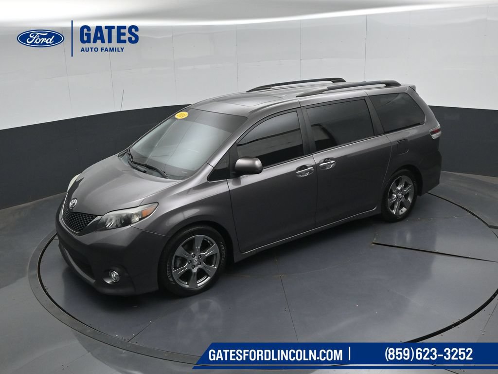 Used 2014 Toyota Sienna SE FWD image 48