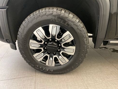 Used 2024 GMC Sierra 2500 Denali w/ Denali Reserve Package AWD/4WD image 9