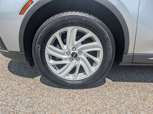 Certified 2024 Lincoln Corsair AWD image 12