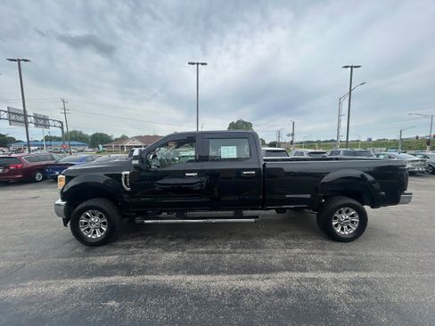 Used 2017 Ford F350 Lariat AWD/4WD image 3