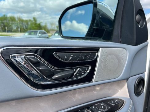Used 2020 Lincoln Navigator Black Label w/ Cargo Convenience Package AWD/4WD image 22