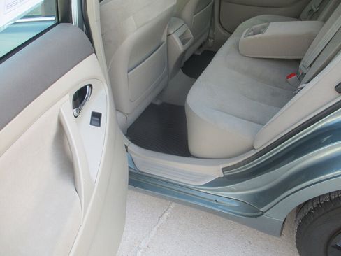 Used 2007 Toyota Camry LE FWD image 8