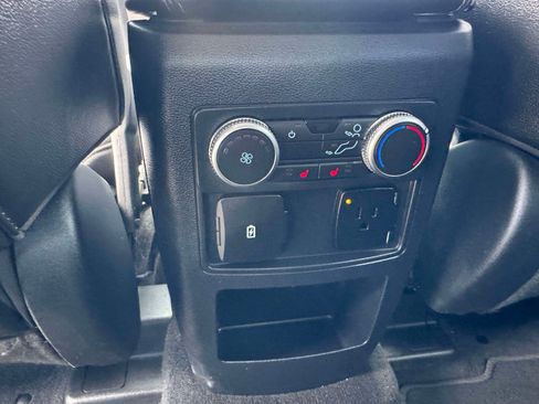 Used 2021 Ford Explorer Limited w/ Equipment Group 301A AWD/4WD image 27