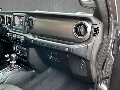 Used 2019 Jeep Wrangler Unlimited Sport S image 26