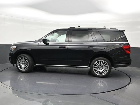 Used 2023 Ford Expedition Limited RWD image 2