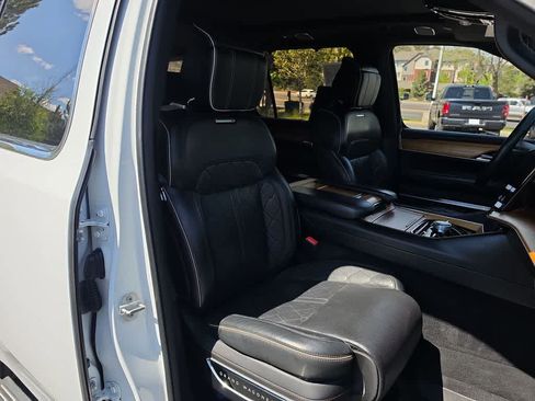 Used 2022 Jeep Grand Wagoneer Series III w/ Rear Seat Video Group 1 AWD/4WD image 26