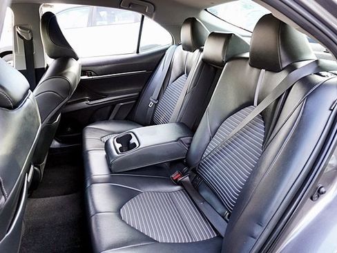 Used 2023 Toyota Camry SE image 15