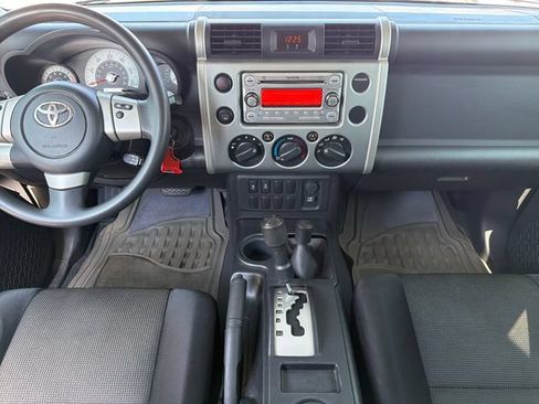 Used 2011 Toyota FJ Cruiser 4WD w/ Convenience Pkg image 9