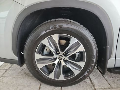 Used 2022 Toyota Highlander XLE image 31