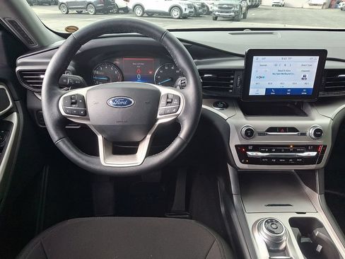 Used 2020 Ford Explorer XLT w/ Comfort Package AWD/4WD image 11