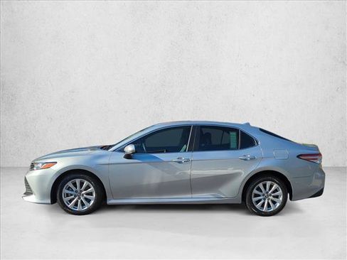Used 2020 Toyota Camry LE image 23