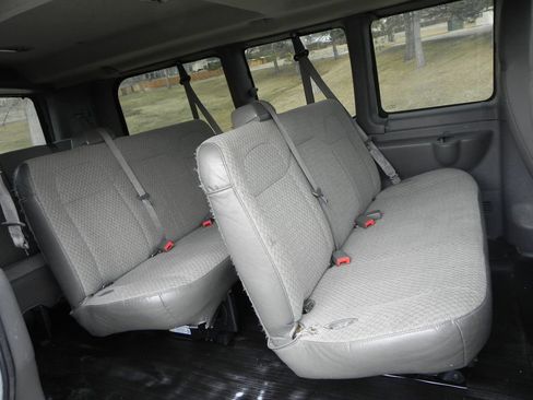 Used 2012 Chevrolet Express 3500 LS image 19