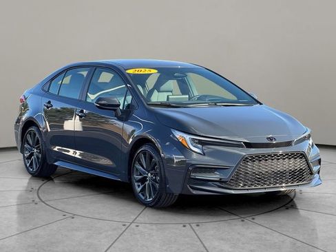 Certified 2025 Toyota Corolla SE w/ Convenience Package image 8