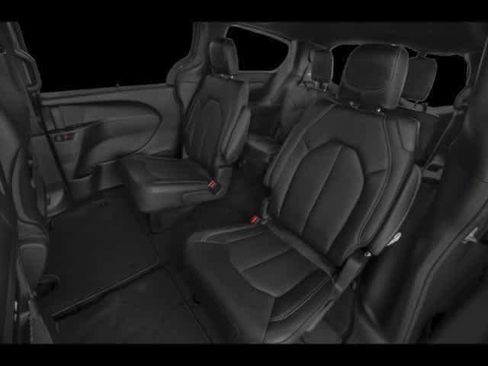 New 2026 Chrysler Pacifica Select image 11