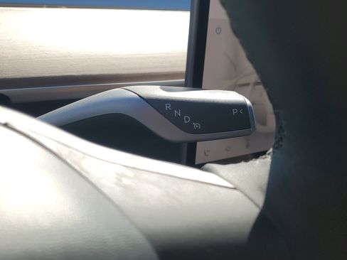 Used 2024 Tesla Model Y Long Range image 23