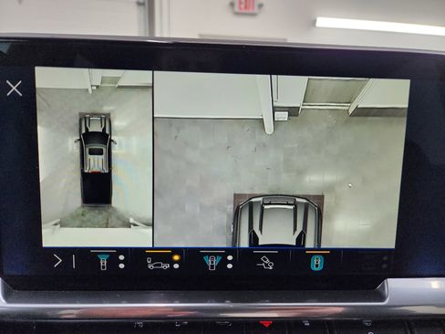 Used 2025 Chevrolet Silverado 2500 LT w/ Trail Boss Package image 57