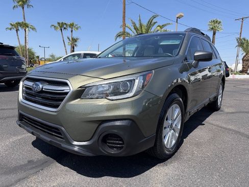 Used 2019 Subaru Outback 2.5i AWD/4WD image 2