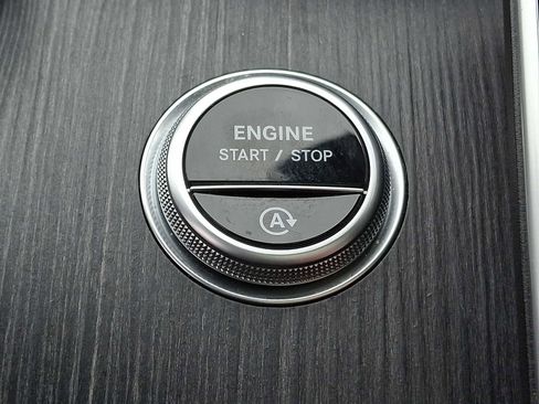 Used 2023 Mercedes-Benz C 300 C 300 image 18