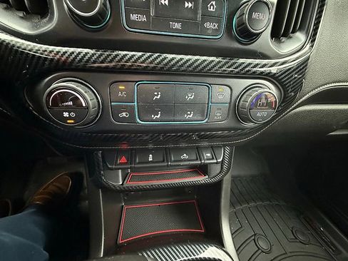 Used 2017 GMC Canyon SLE w/ Nightfall Edition image 24