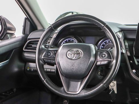 Used 2024 Toyota Camry SE image 12