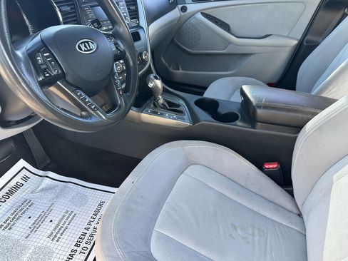 Used 2011 Kia Optima LX image 3