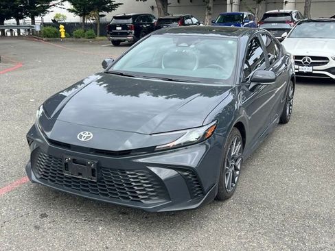 Used 2025 Toyota Camry SE w/ Convenience Package AWD/4WD image 3