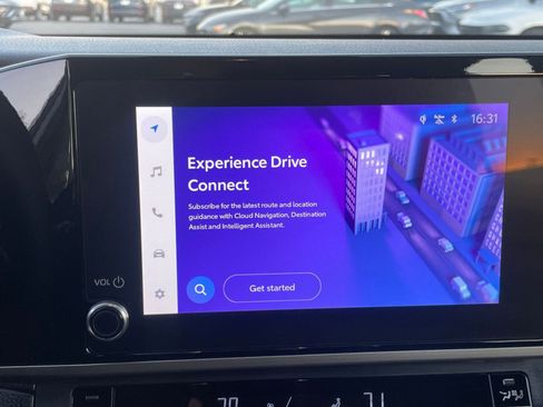 Used 2025 Toyota Camry LE image 21