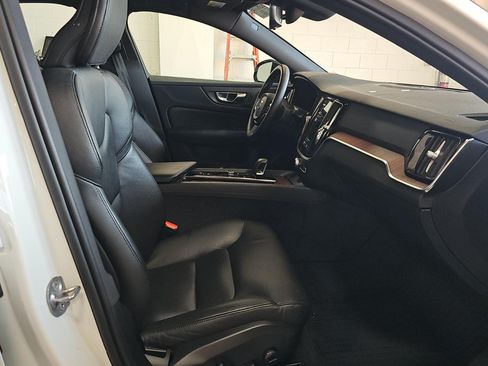 Used 2023 Volvo S60 B5 Plus w/ Climate Package AWD/4WD image 9