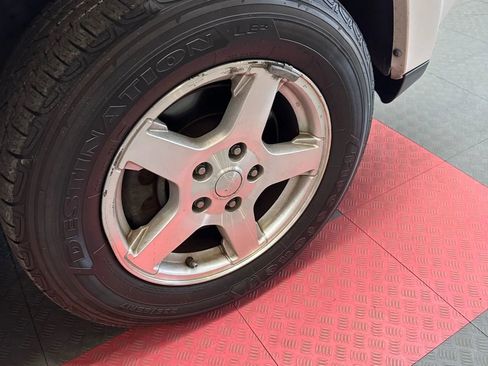 Used 2005 Jeep Grand Cherokee Limited image 45