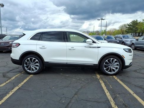 Certified 2022 Lincoln Nautilus Reserve w/ Luxury Package AWD/4WD image 8