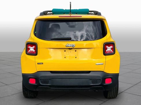 Used 2016 Jeep Renegade Latitude FWD image 5