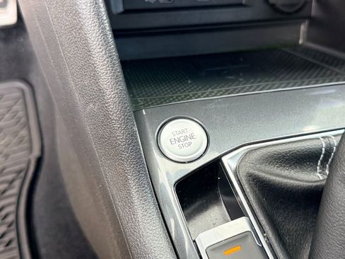 Used 2022 Volkswagen Tiguan SE R-Line image 6