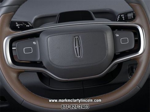 New 2025 Lincoln Navigator Reserve image 12