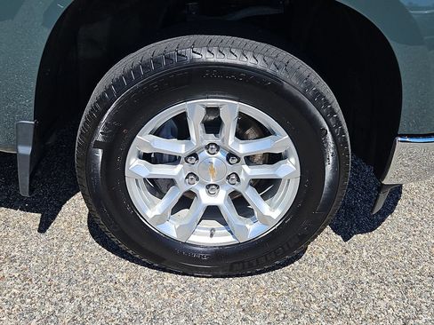 Used 2025 Chevrolet Silverado 1500 LT AWD/4WD image 10