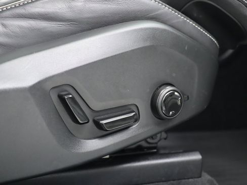 Used 2020 Volvo XC60 T5 R-Design w/ Protection Package image 19