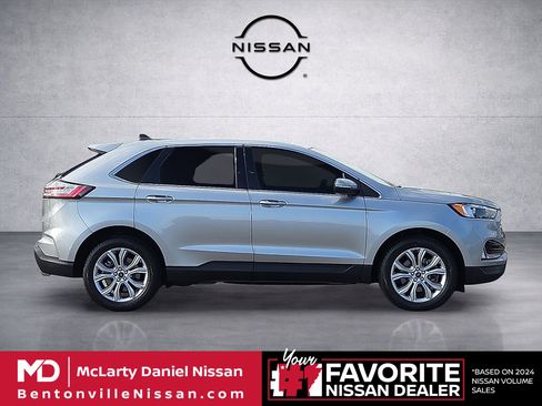 Used 2023 Ford Edge Titanium AWD/4WD image 6