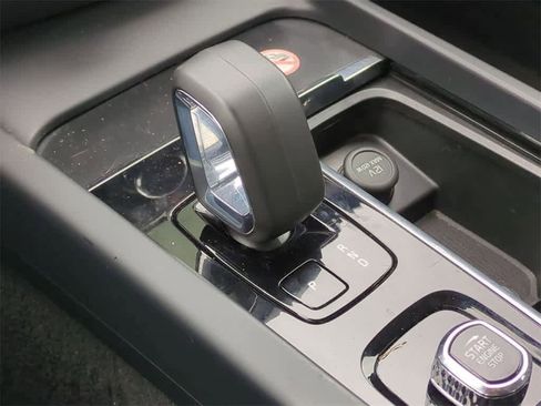 Used 2024 Volvo S60 B5 Core image 32