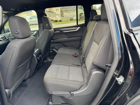 Used 2025 GMC Acadia Elevation image 36